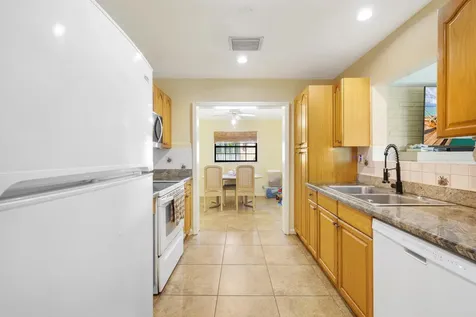 713 NE 35th Street Oakland Park FL 33334