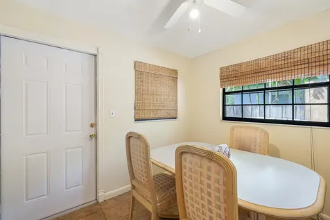713 NE 35th Street Oakland Park FL 33334