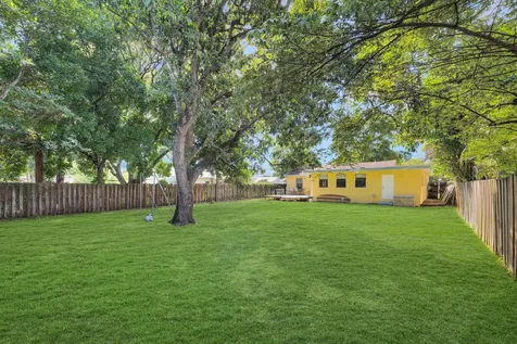 713 NE 35th Street Oakland Park FL 33334
