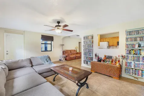 713 NE 35th Street Oakland Park FL 33334