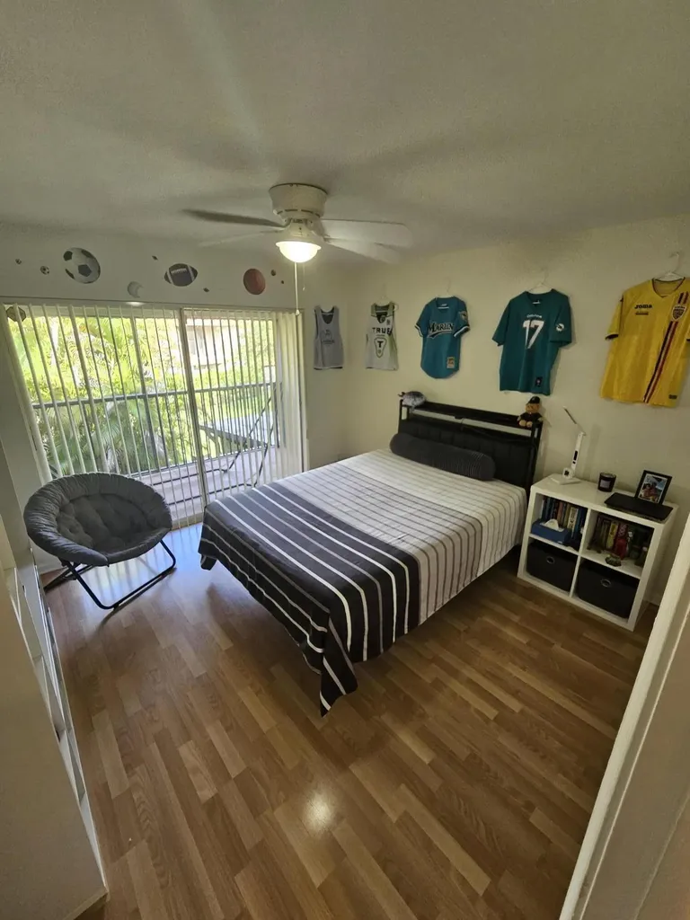 1412 SW 110th Way Davie FL 33324