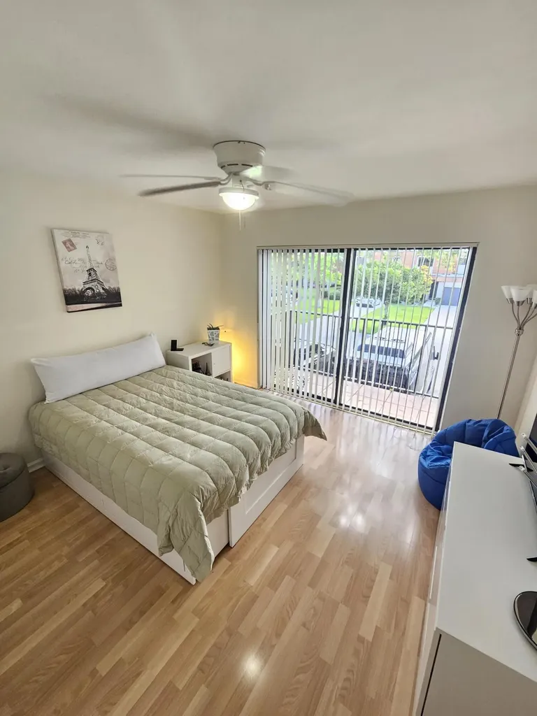 1412 SW 110th Way Davie FL 33324