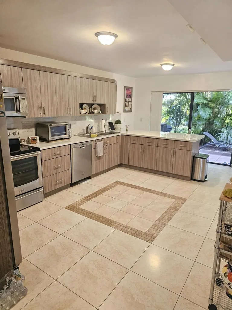 1412 SW 110th Way Davie FL 33324