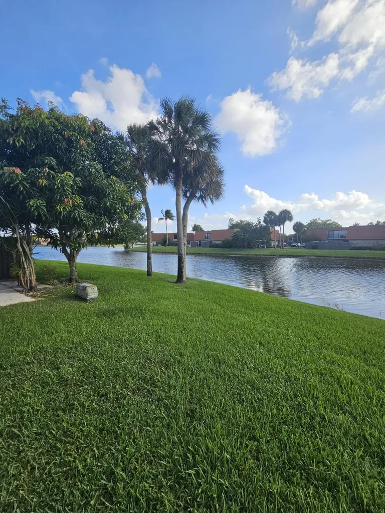 1412 SW 110th Way Davie FL 33324