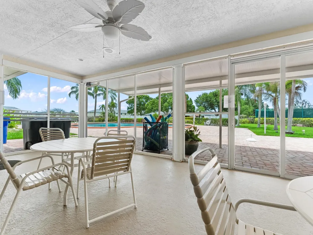 625 W Lake Jasmine Circle Vero Beach FL 32962