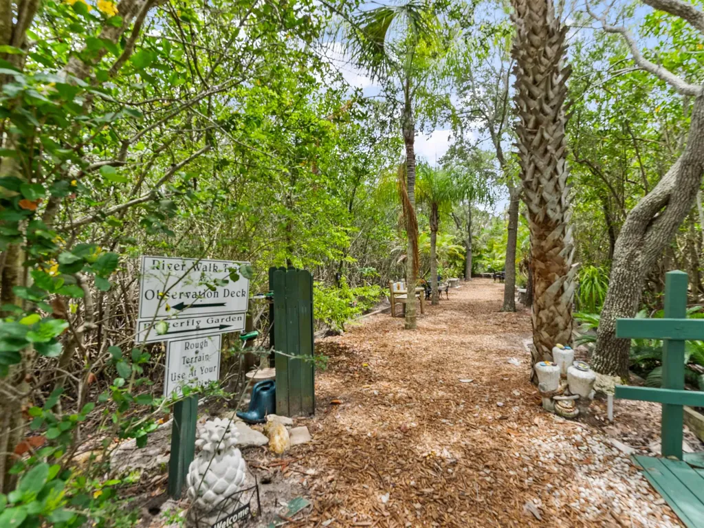 625 W Lake Jasmine Circle Vero Beach FL 32962