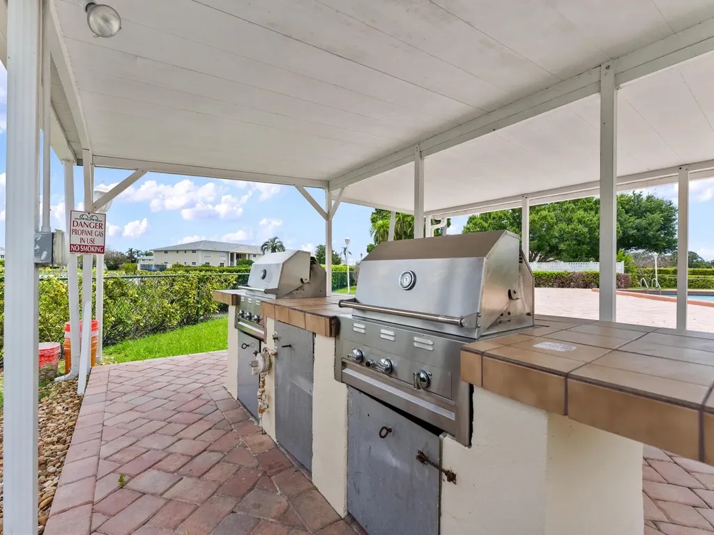 625 W Lake Jasmine Circle Vero Beach FL 32962