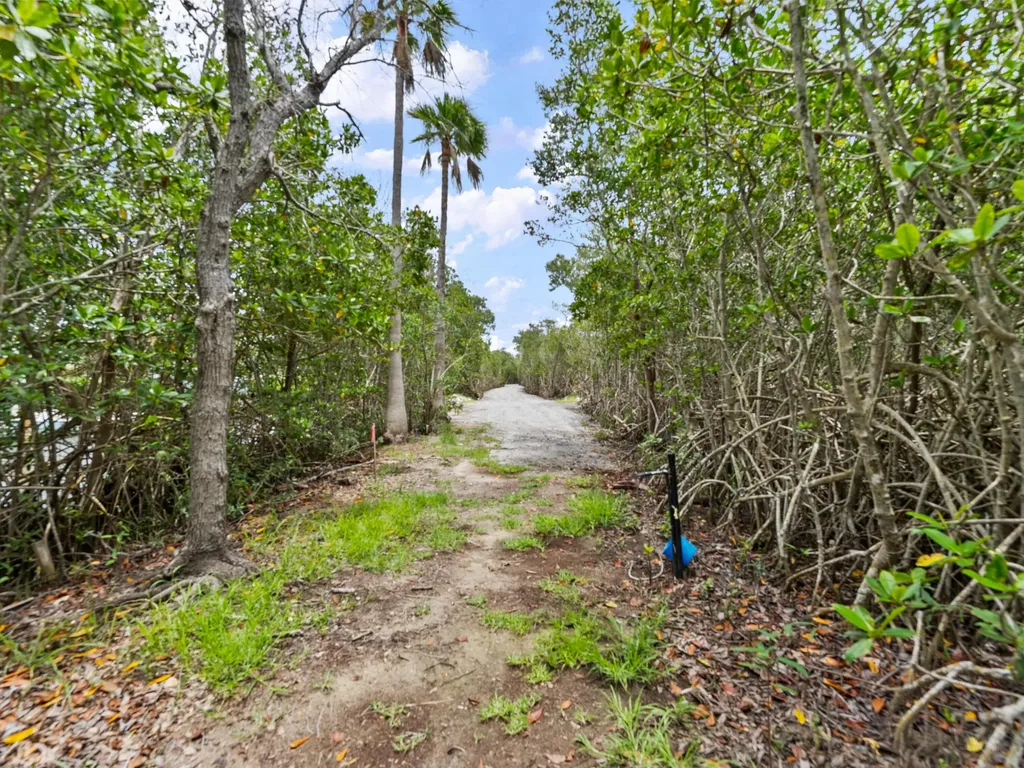 625 W Lake Jasmine Circle Vero Beach FL 32962