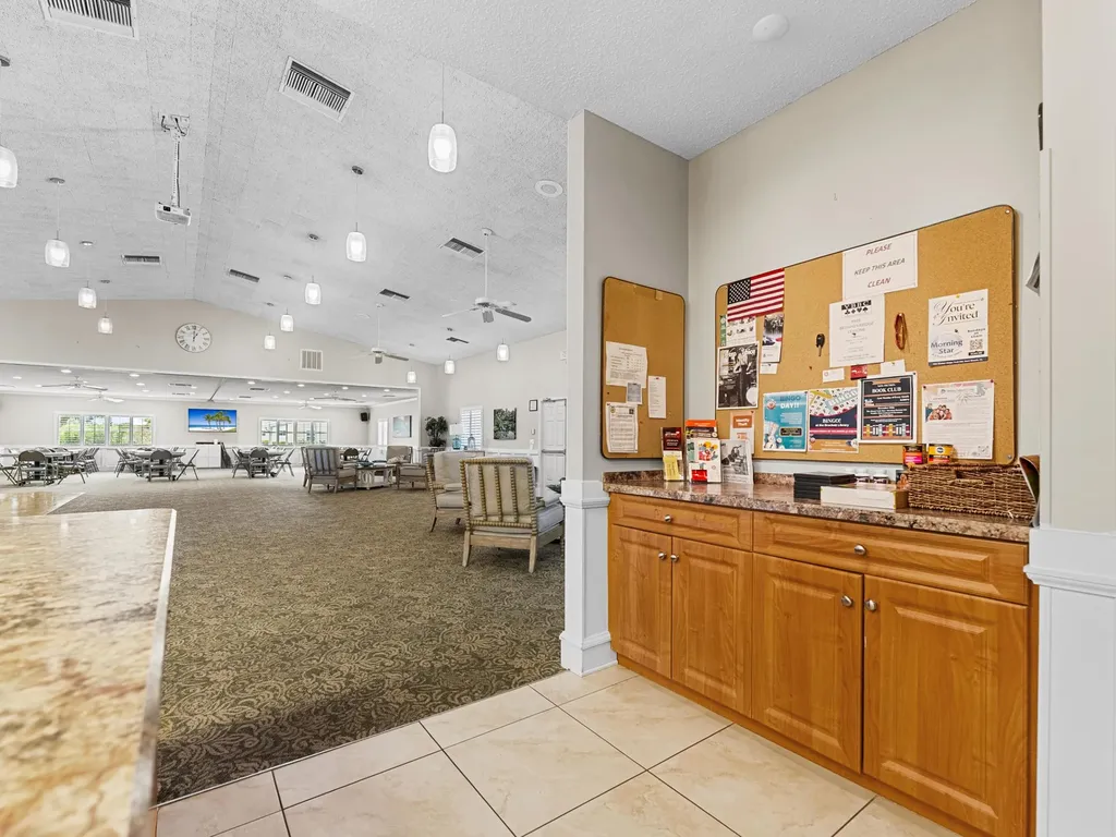 625 W Lake Jasmine Circle Vero Beach FL 32962