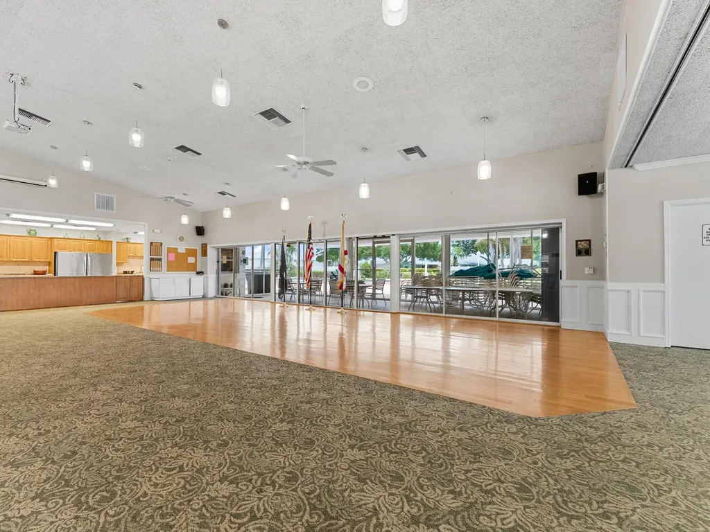 625 W Lake Jasmine Circle Vero Beach FL 32962