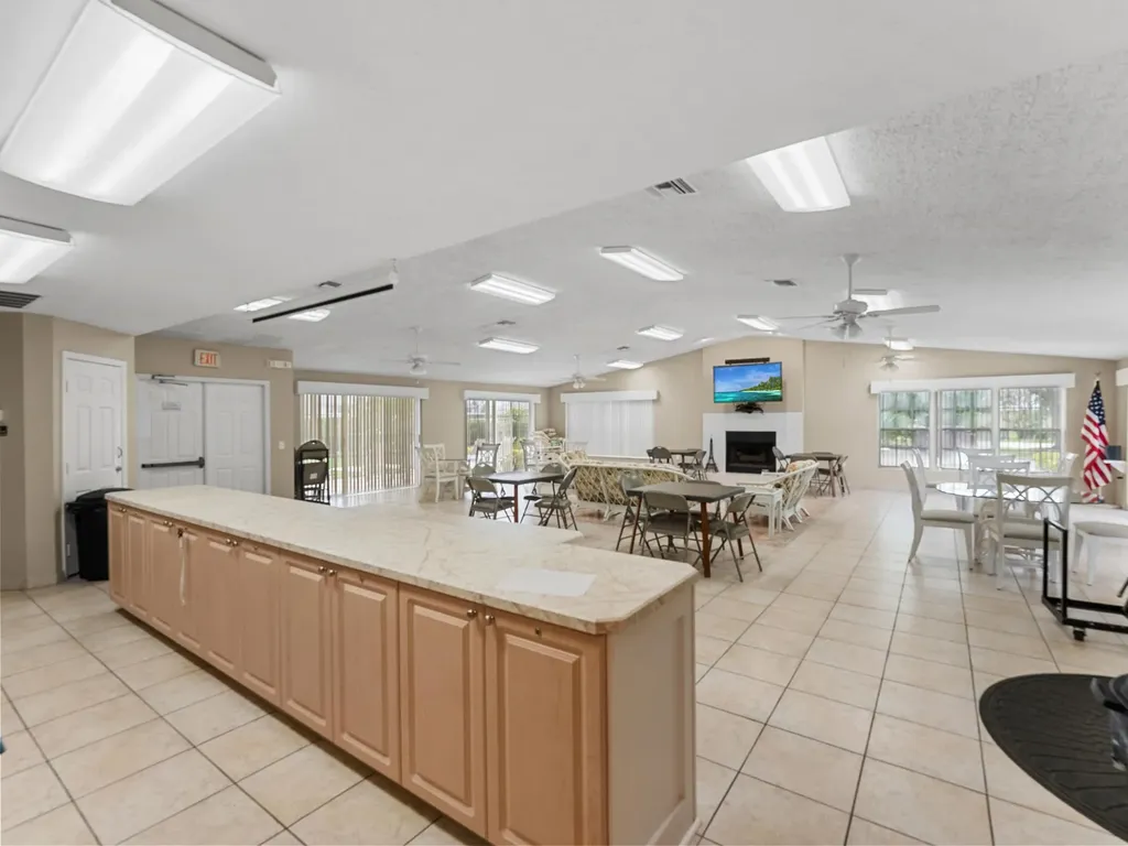 625 W Lake Jasmine Circle Vero Beach FL 32962