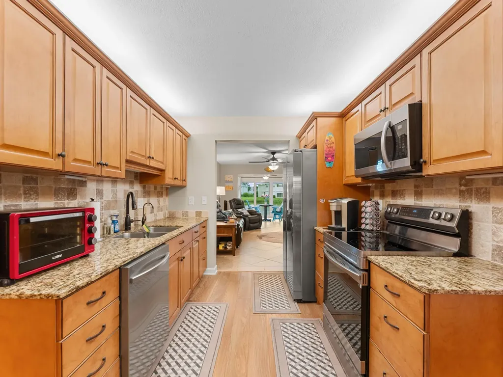 625 W Lake Jasmine Circle Vero Beach FL 32962