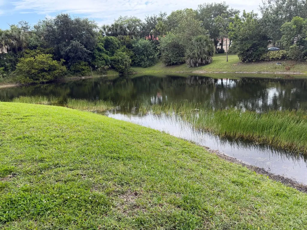 212 Lake Susan Lane West Palm Beach FL 33411
