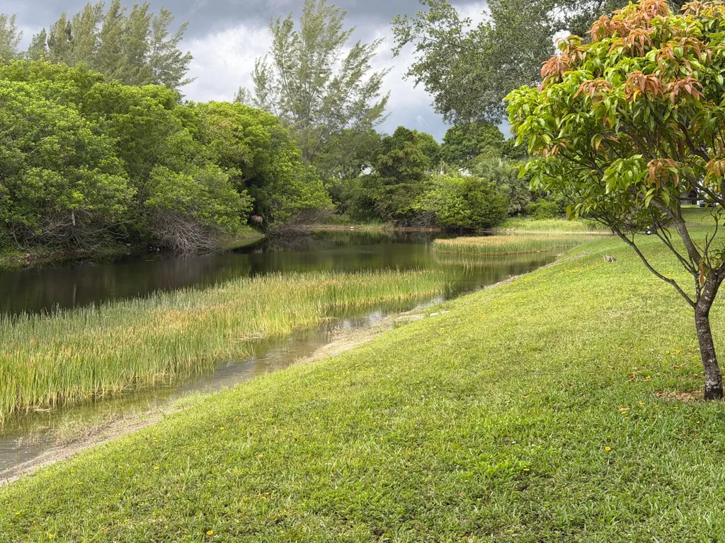 212 Lake Susan Lane West Palm Beach FL 33411