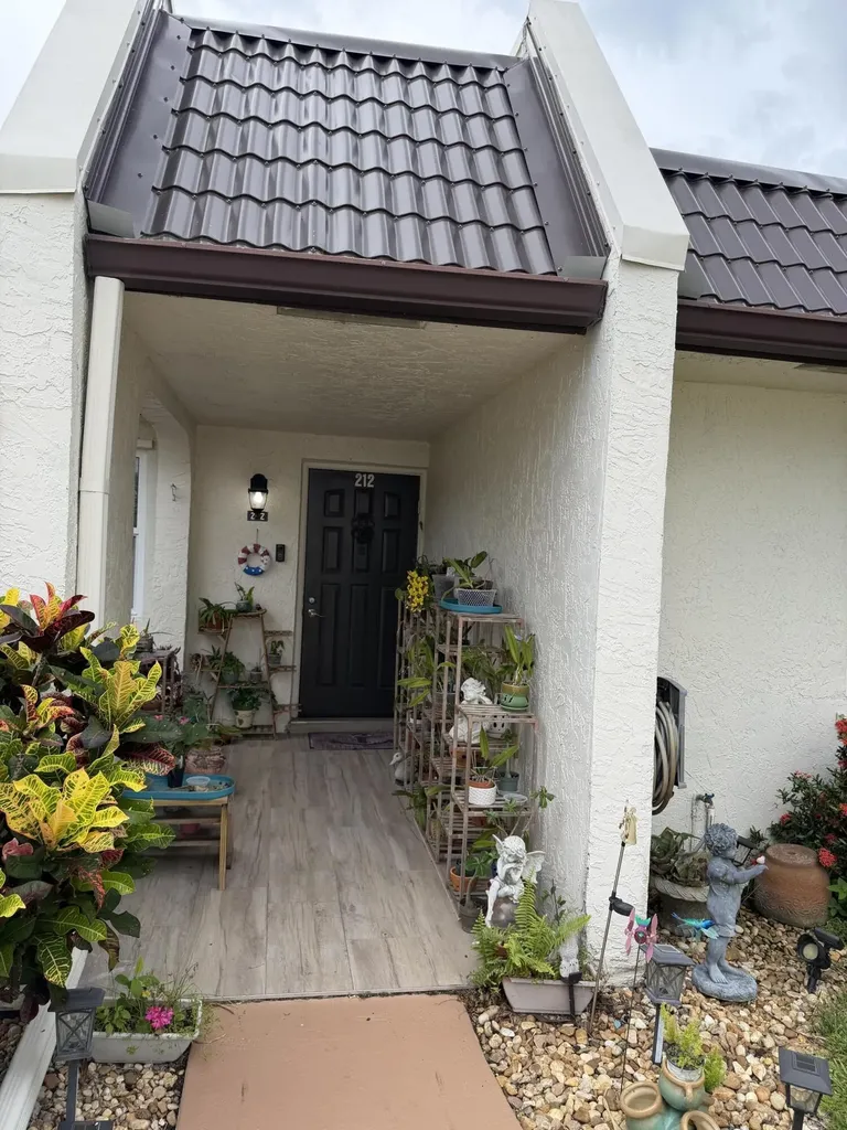212 Lake Susan Lane West Palm Beach FL 33411