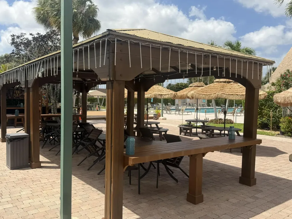 212 Lake Susan Lane West Palm Beach FL 33411
