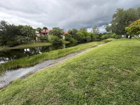 212 Lake Susan Lane West Palm Beach FL 33411