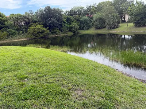 212 Lake Susan Lane West Palm Beach FL 33411