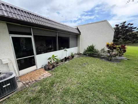 212 Lake Susan Lane West Palm Beach FL 33411