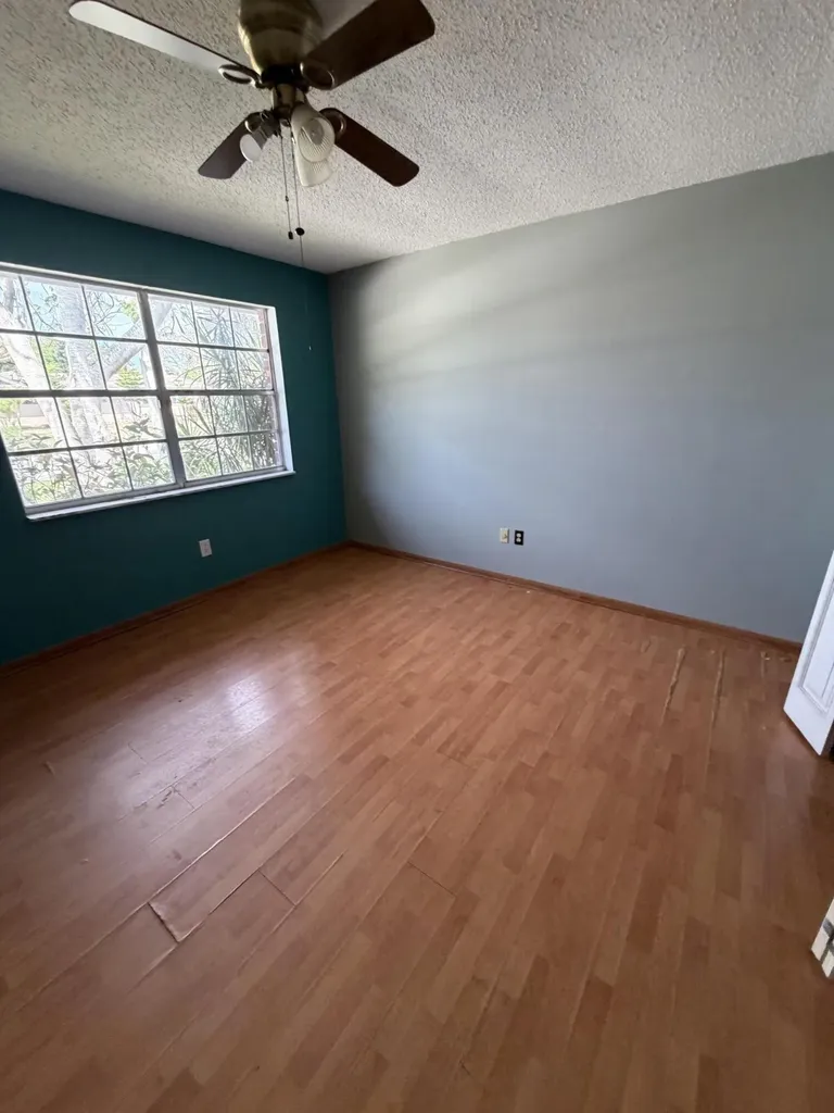 104 W Swan Parkway Parkway W Royal Palm Beach FL 33411