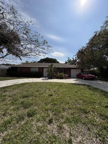 104 W Swan Parkway Parkway W Royal Palm Beach FL 33411