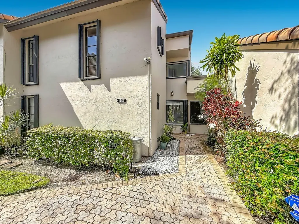 9701 N New River Canal Road Plantation FL 33324
