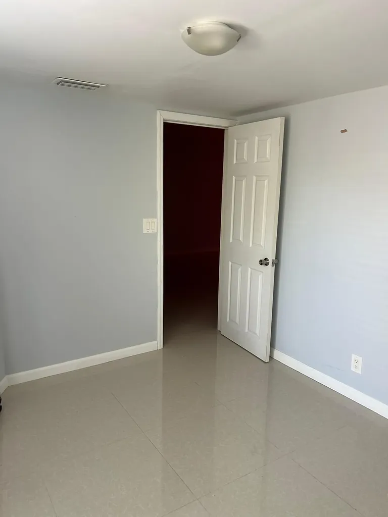 9701 N New River Canal Road Plantation FL 33324