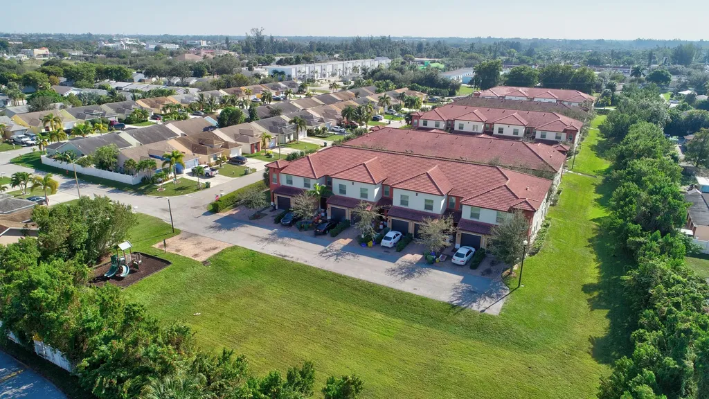 113 Hemingway Court Palm Springs FL 33461