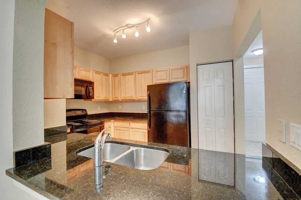 113 Hemingway Court Palm Springs FL 33461
