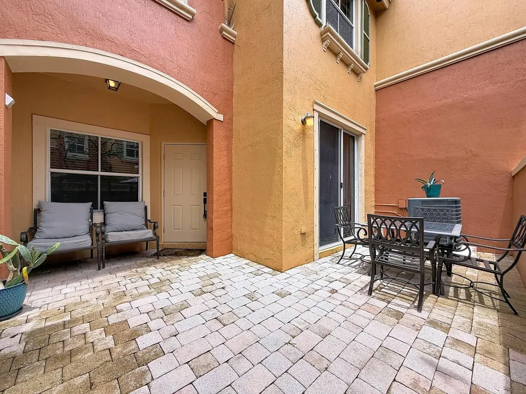 2154 Anchor Court Dania Beach FL 33312