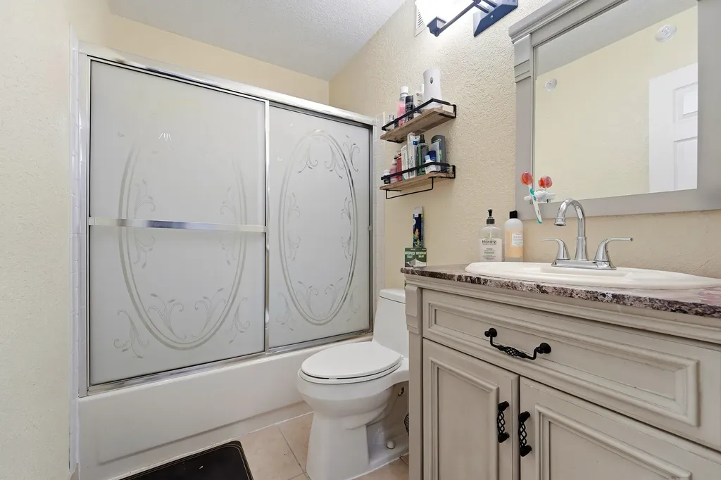 3275 NW 122nd Avenue Sunrise FL 33323