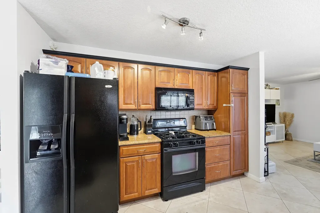 3275 NW 122nd Avenue Sunrise FL 33323