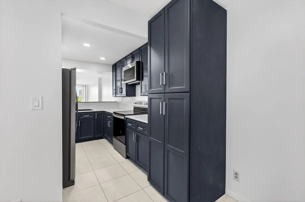 12 Royal Palm Way Boca Raton FL 33432