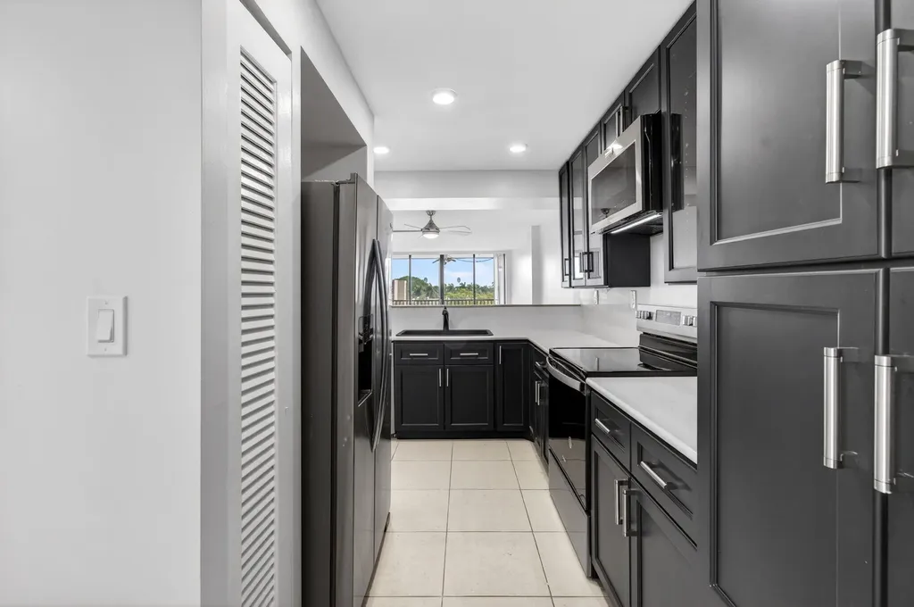 12 Royal Palm Way Boca Raton FL 33432