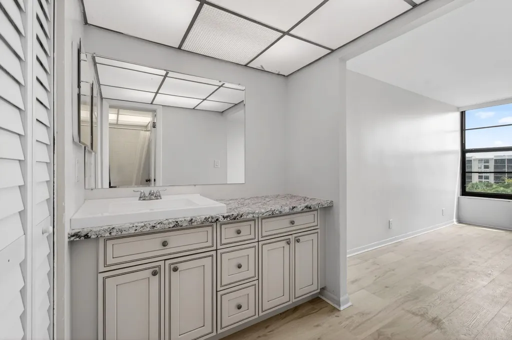 12 Royal Palm Way Boca Raton FL 33432