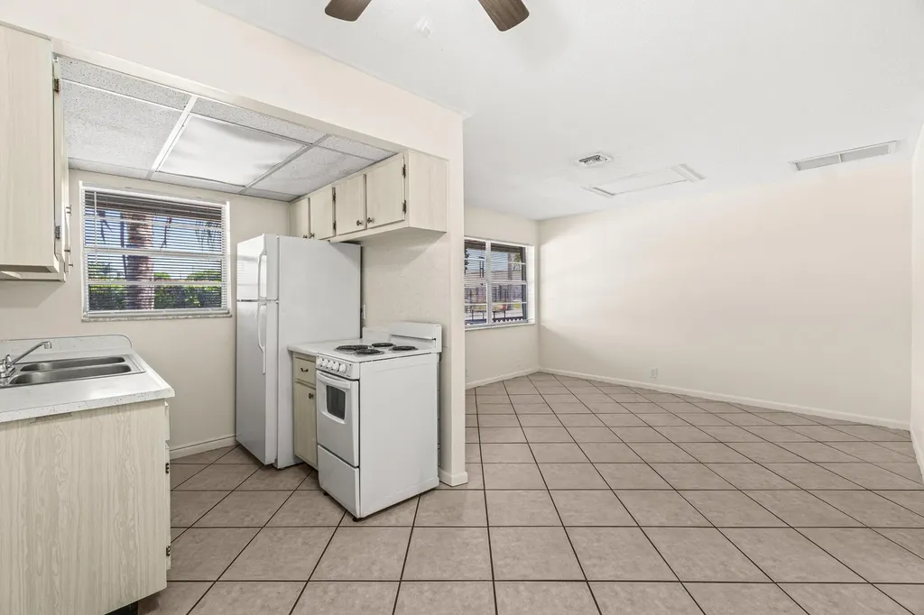 504 9th Avenue N Lake Worth Beach FL 33460
