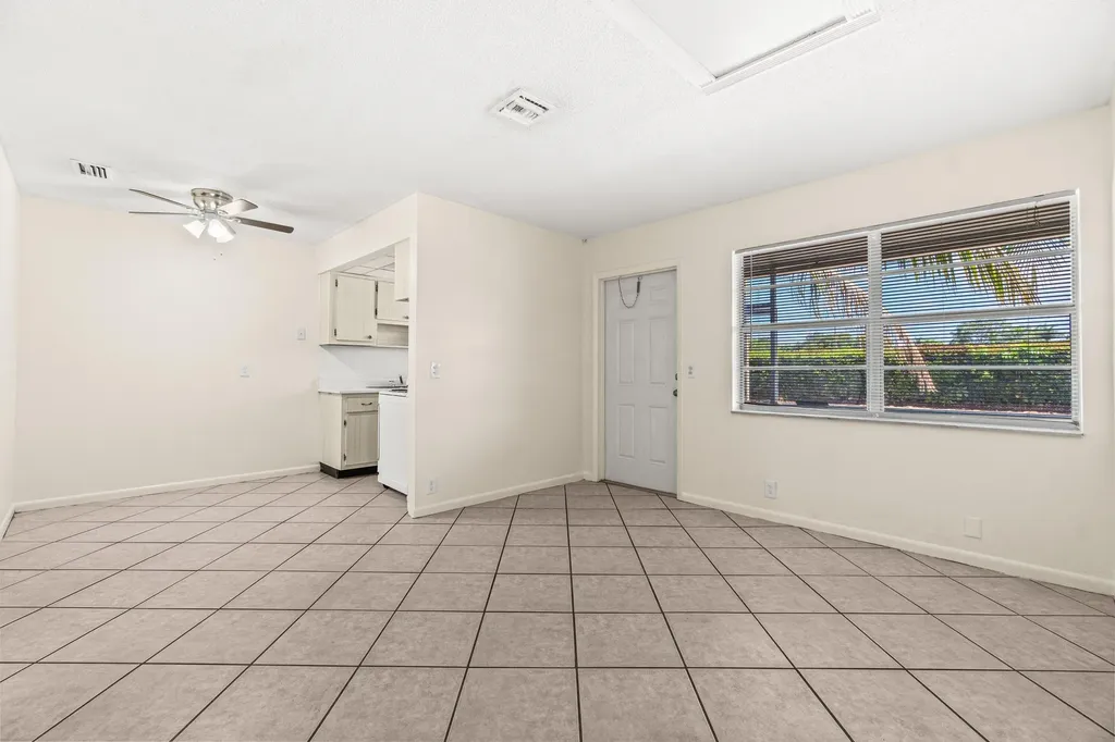 504 9th Avenue N Lake Worth Beach FL 33460