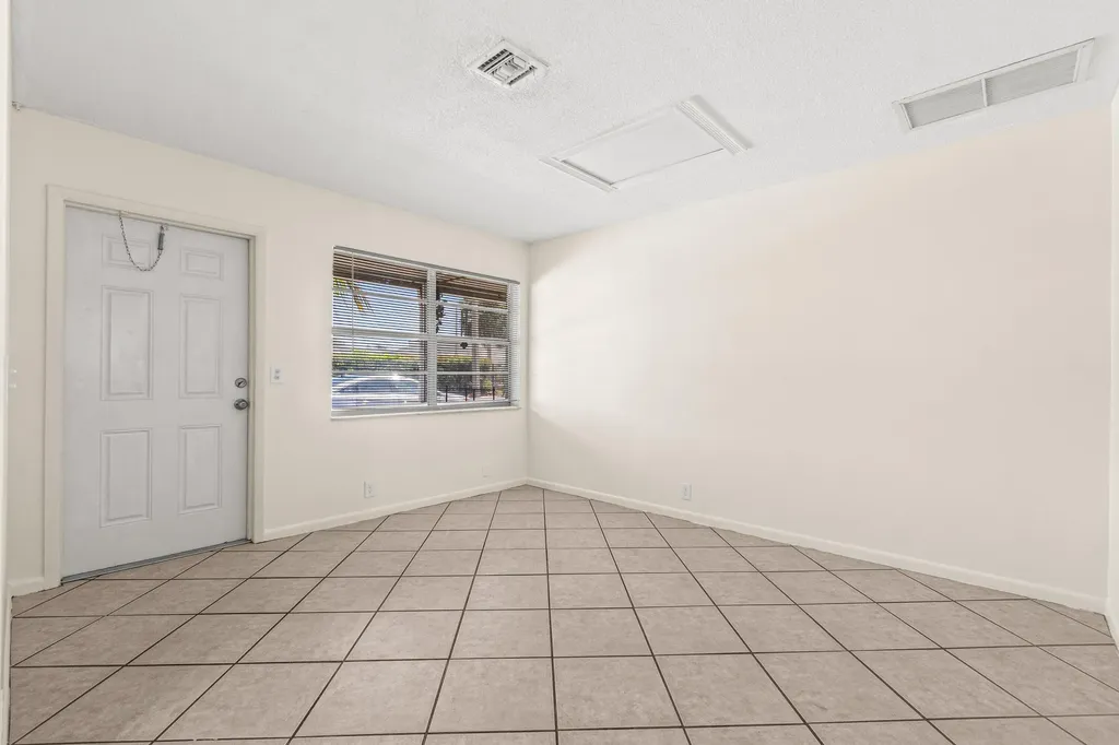 504 9th Avenue N Lake Worth Beach FL 33460