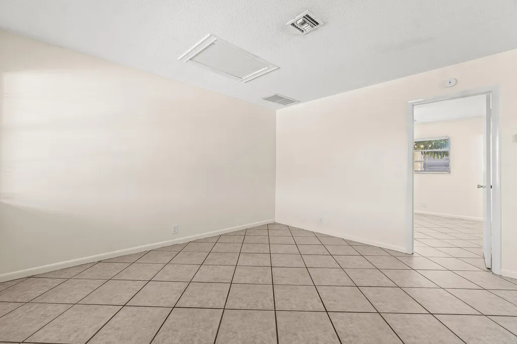 504 9th Avenue N Lake Worth Beach FL 33460