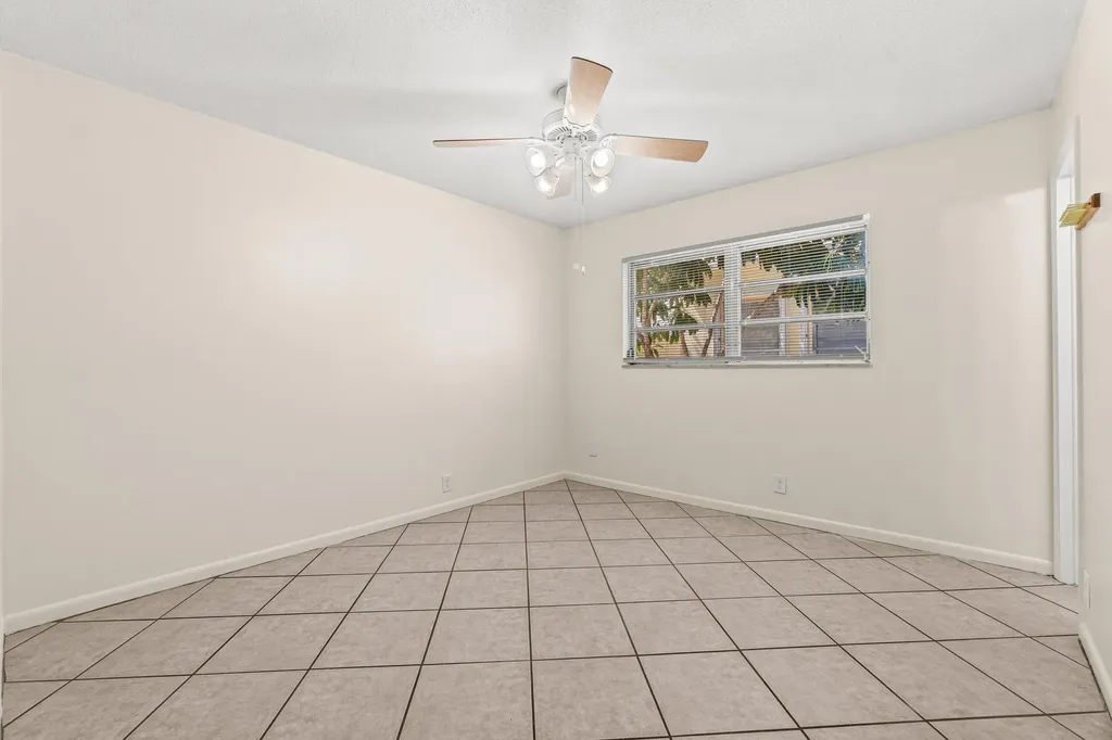 504 9th Avenue N Lake Worth Beach FL 33460