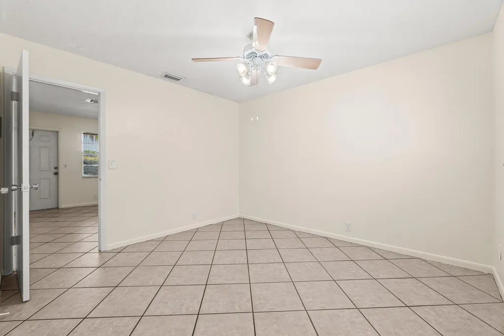 504 9th Avenue N Lake Worth Beach FL 33460