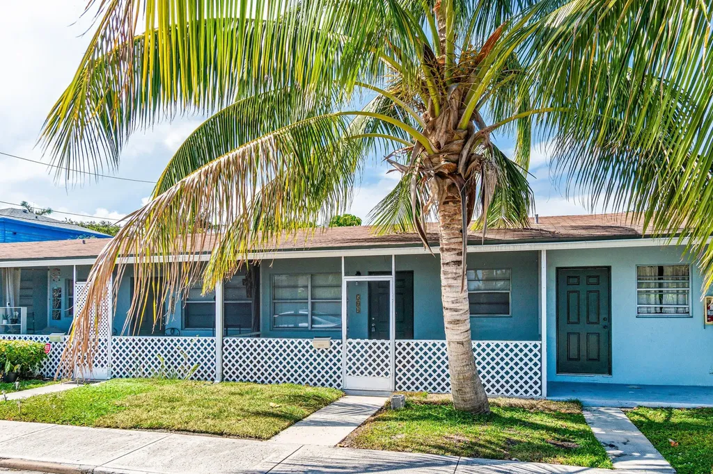 504 9th Avenue N Lake Worth Beach FL 33460