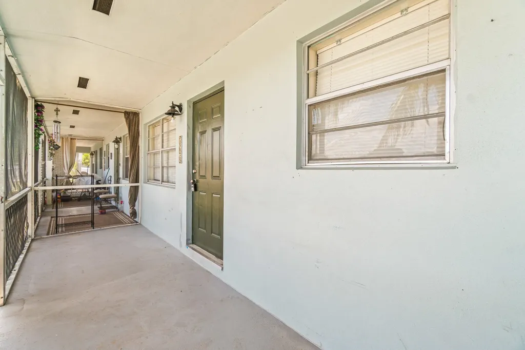 504 9th Avenue N Lake Worth Beach FL 33460