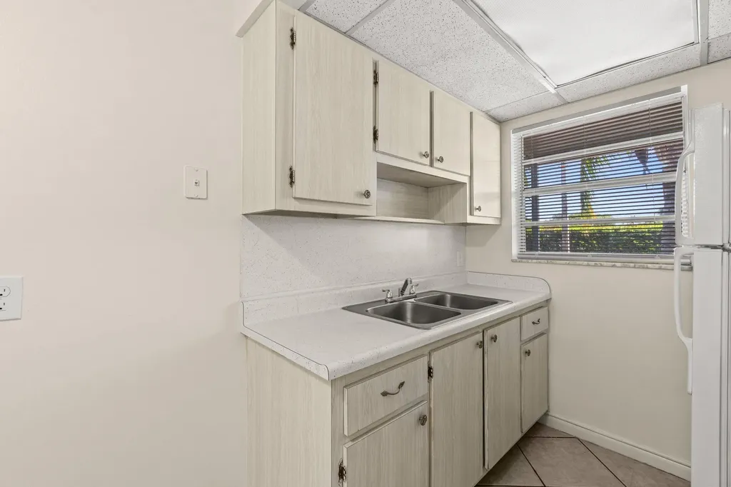 504 9th Avenue N Lake Worth Beach FL 33460