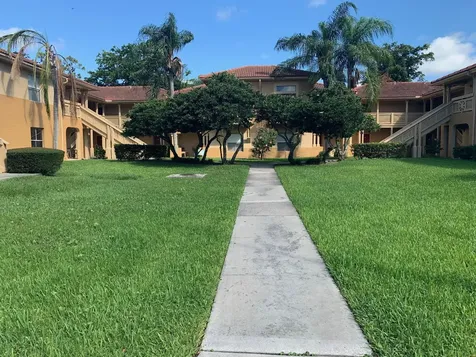 4799 Via Palm Lakes West Palm Beach FL 33417