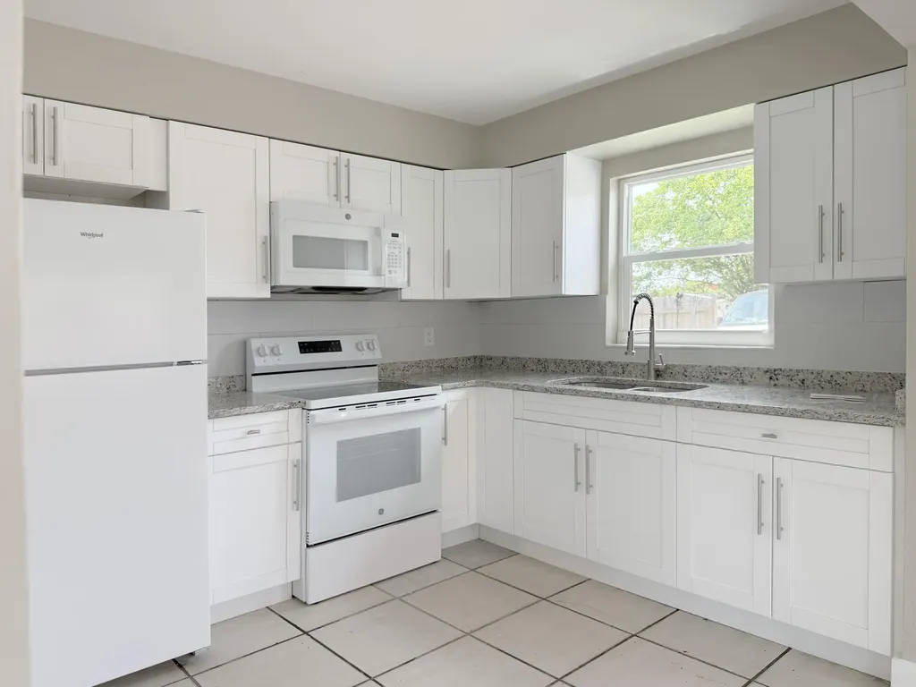 1920 SW 44th Avenue Fort Lauderdale FL 33317
