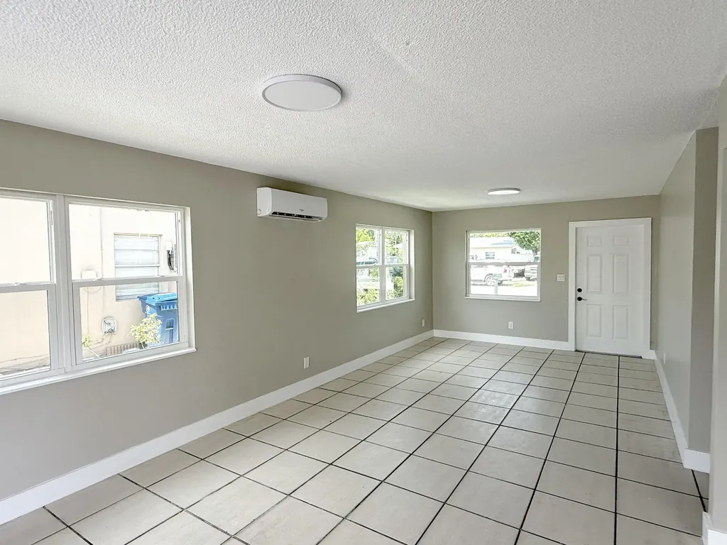 1920 SW 44th Avenue Fort Lauderdale FL 33317