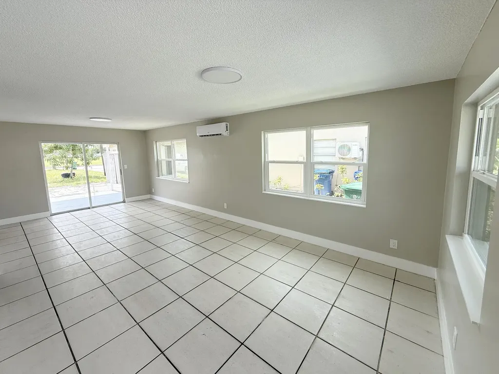 1920 SW 44th Avenue Fort Lauderdale FL 33317