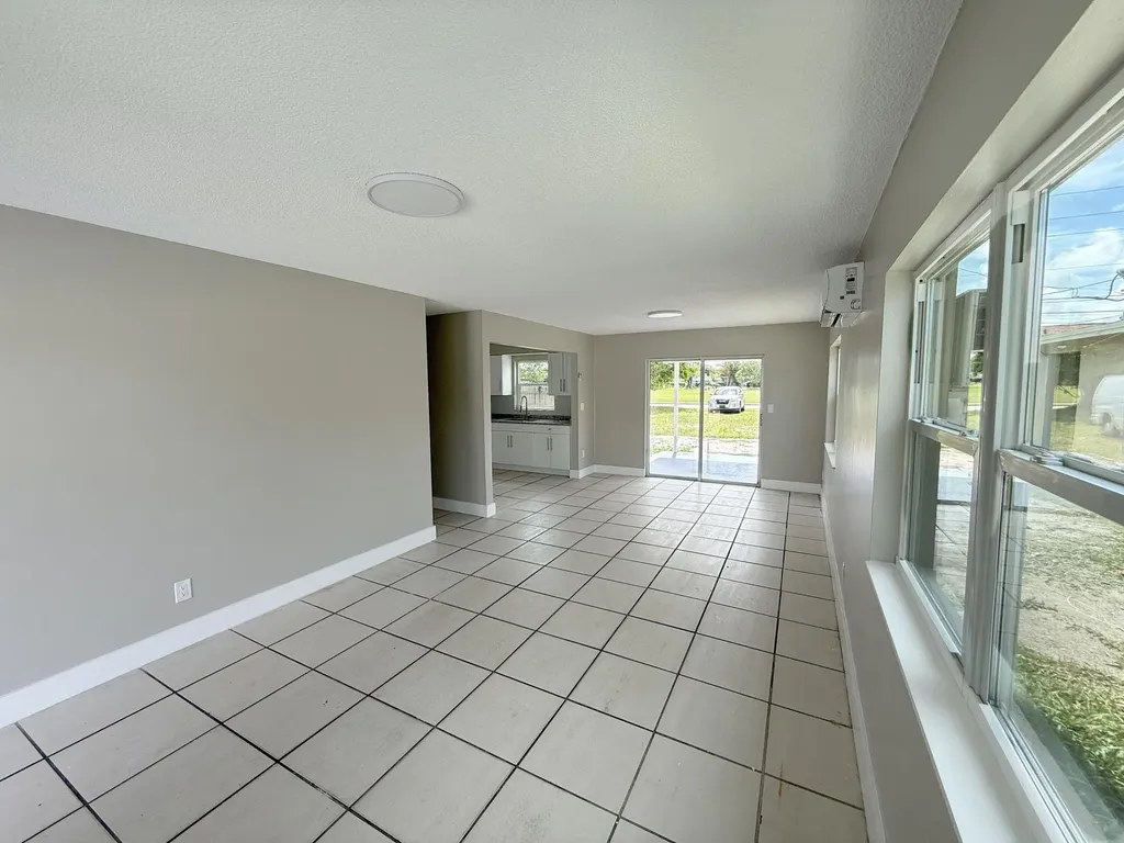 1920 SW 44th Avenue Fort Lauderdale FL 33317
