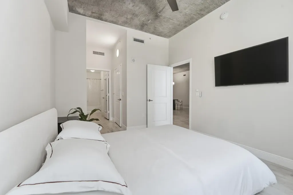 300 S Australian Avenue West Palm Beach FL 33401